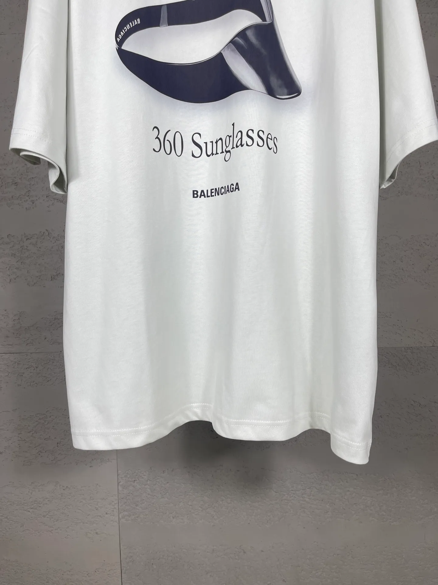 【 . Quality】BALENCI*GA/ .SS 25 New Arrival， T . . Authentic ， ！ 。 ZP 。 260 ， . ， ，。 。 . ， 。 OS . Same Style ：BL 253658 ： Size：XS S M L